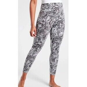 Women’s Athleta Elation graffiti 7/8 tight Leggings Size SP Activewear